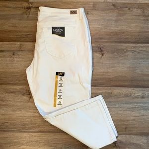 Lee Capris regular fit Office Wear, mid rise cream color Size 18